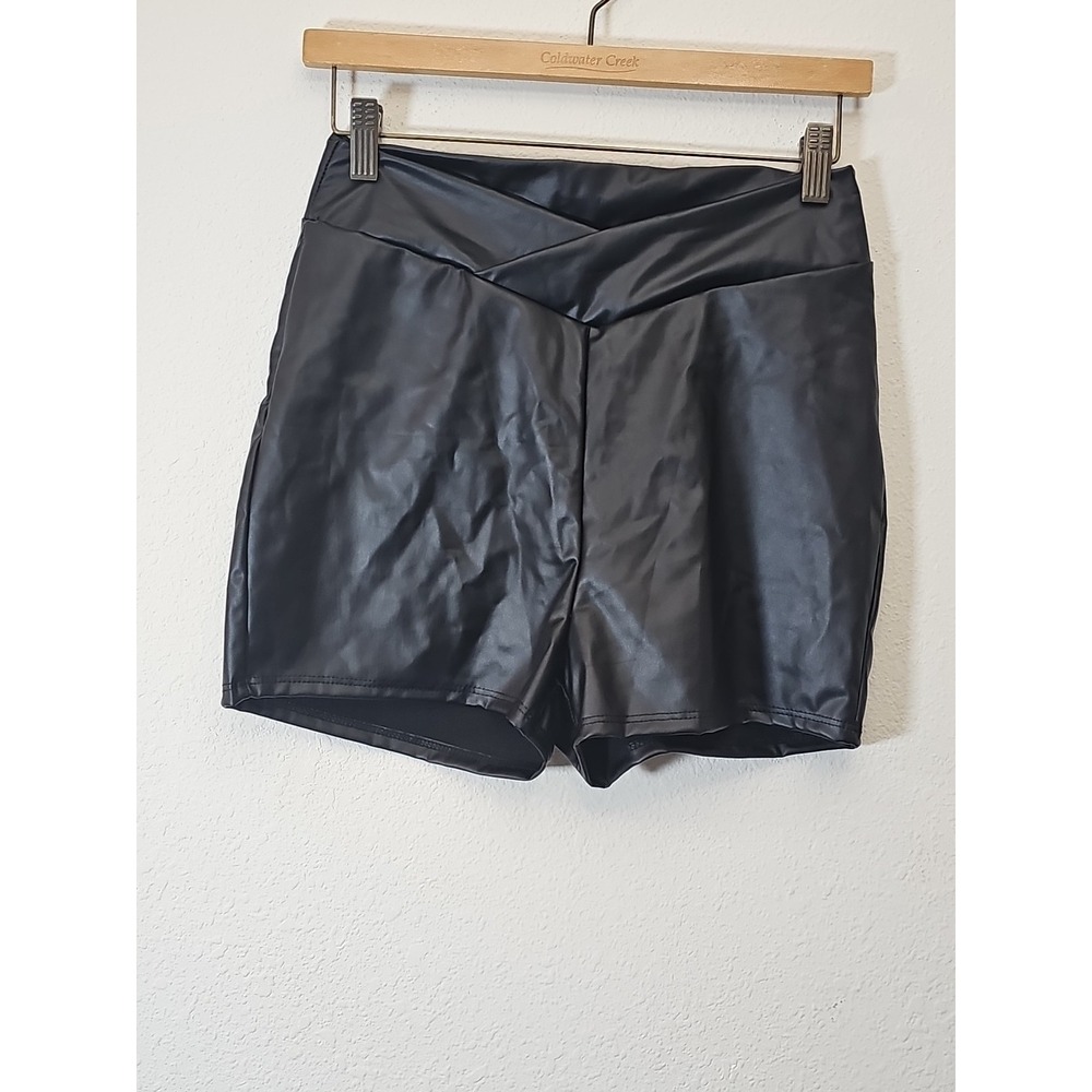 Fashion Nova Black Women's Faux Leather High-Waisted Short Size L - Picture 4 of 11